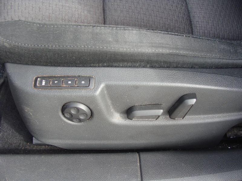 Škoda Superb 2.0 TDi, 125 kW, tažné, klima - fotka 15 z 30