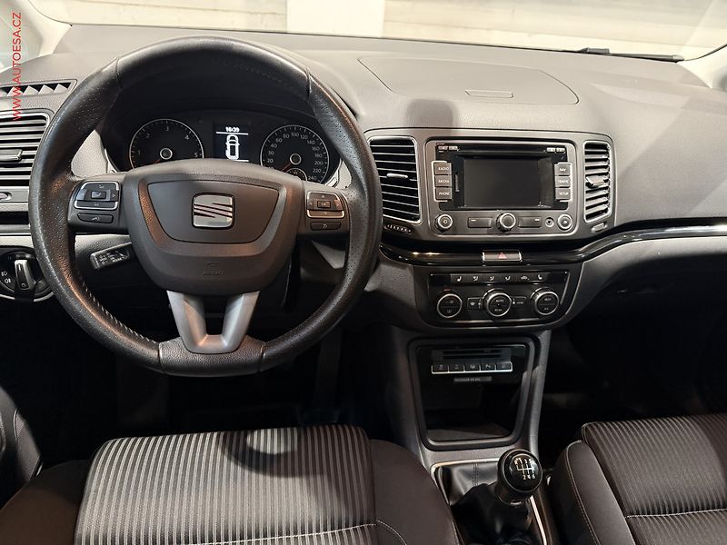 Seat Alhambra (2012) 2.0 TDi, Bixen, navi - fotka 15 z 20