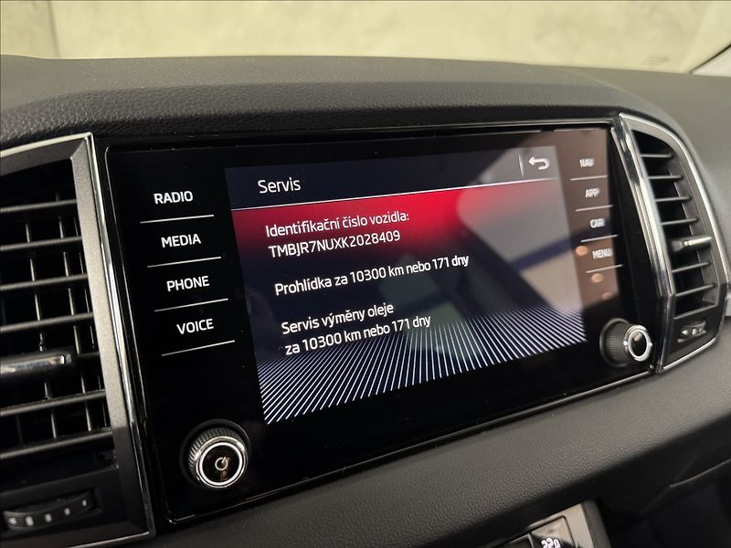 Škoda Karoq 1,5 TSi  DSG Style LED Kamera - fotka 31 z 44