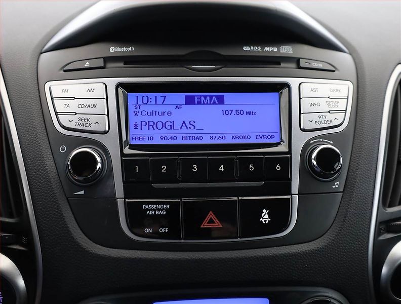 Hyundai ix35 (2011) 2.0 CRDi, 4X4, po STK - fotka 12 z 15