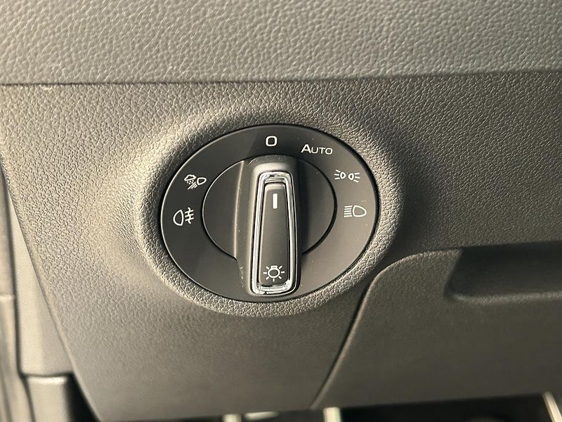 Škoda Karoq 1.5 TSI Top selection - fotka 18 z 28