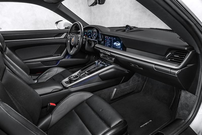Porsche 911 Carrera 4 Sport Chrono PDLS - fotka 12 z 23