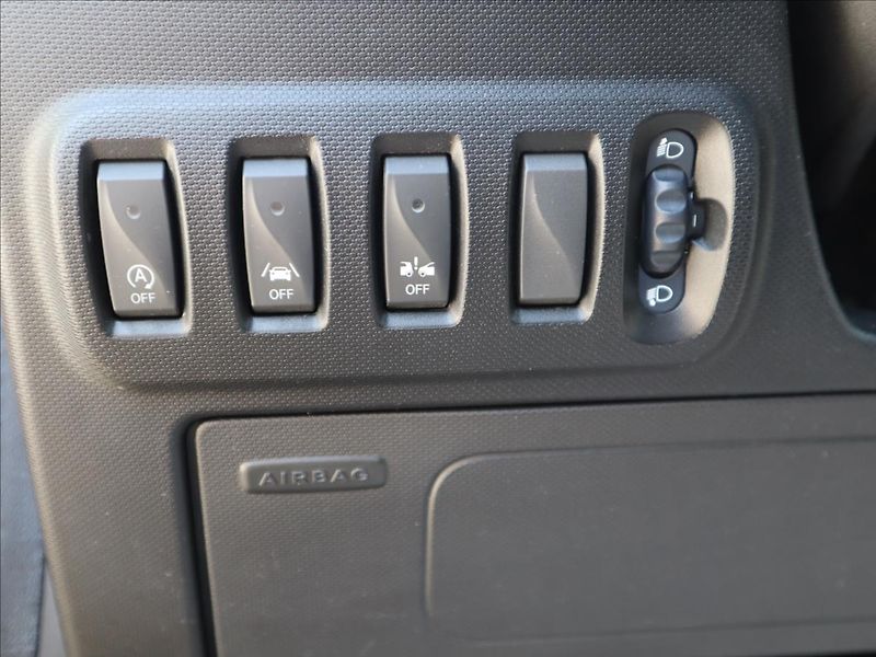 Smart Forfour 1,0 i Prime, kamera, navi, 2 s - fotka 18 z 31