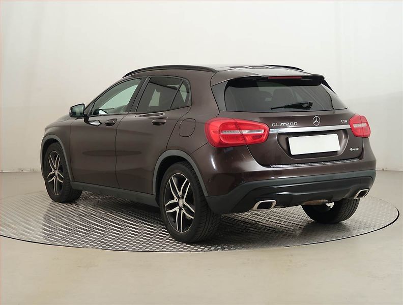 Mercedes-Benz GLA (2014) 200 CDI 4MATIC, 4X4 - fotka 4 z 16