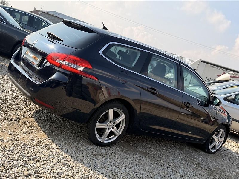 Peugeot 308 2,0 HDI 110kW PANORAMA - fotka 5 z 22