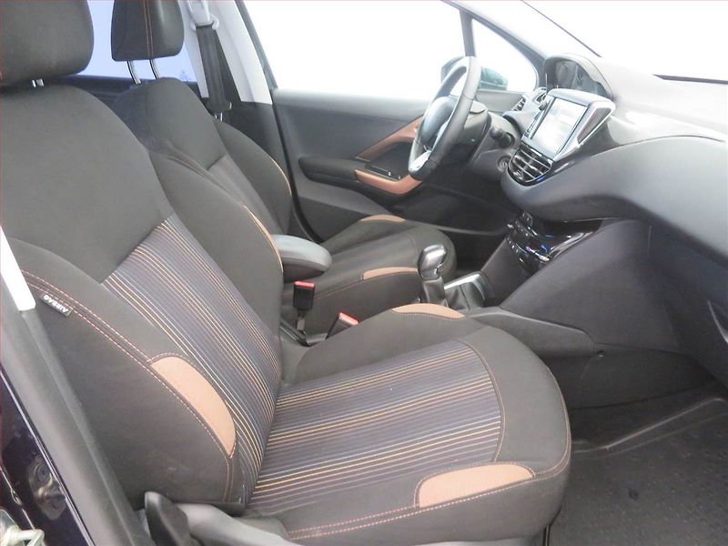 Peugeot 208 (2013) 1.2 PureTech, Serv.kniha - fotka 9 z 15