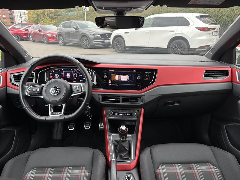Volkswagen Polo 2,0 TSi 147kW MANUÁL GTI Beats - fotka 9 z 47