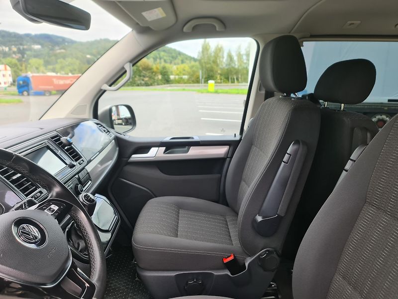 Volkswagen Multivan (2016) T6 2.0 TDi 110-KW NAVI OLOMOUC - fotka 51 z 103