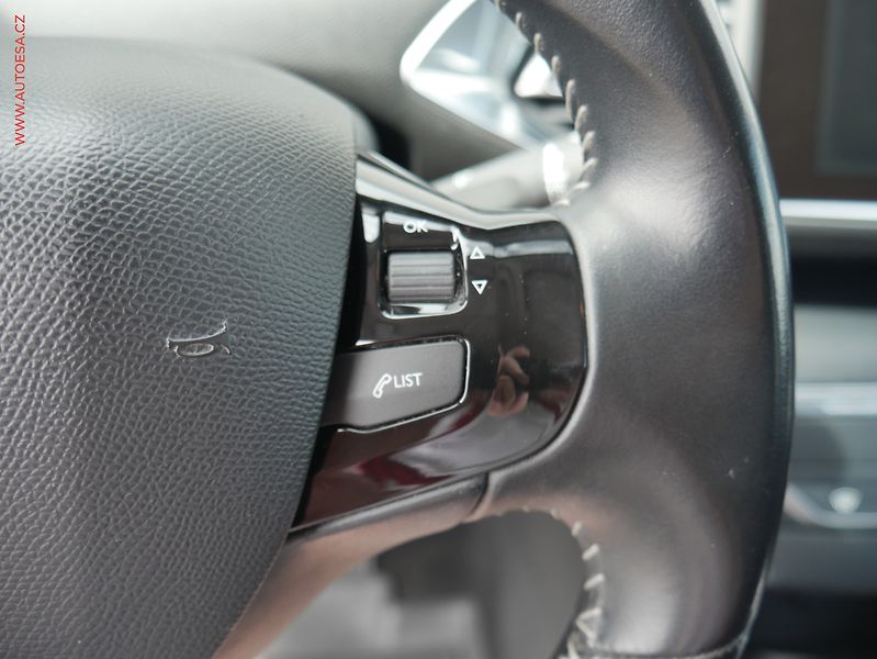 Peugeot 308 (2016) 1.6HDI, navi, autoAC - fotka 15 z 18