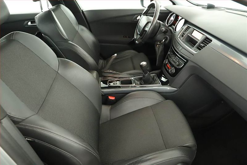 Peugeot 508 (2011) 2.0 HDi, ČR,1.maj, Xenony - fotka 7 z 16