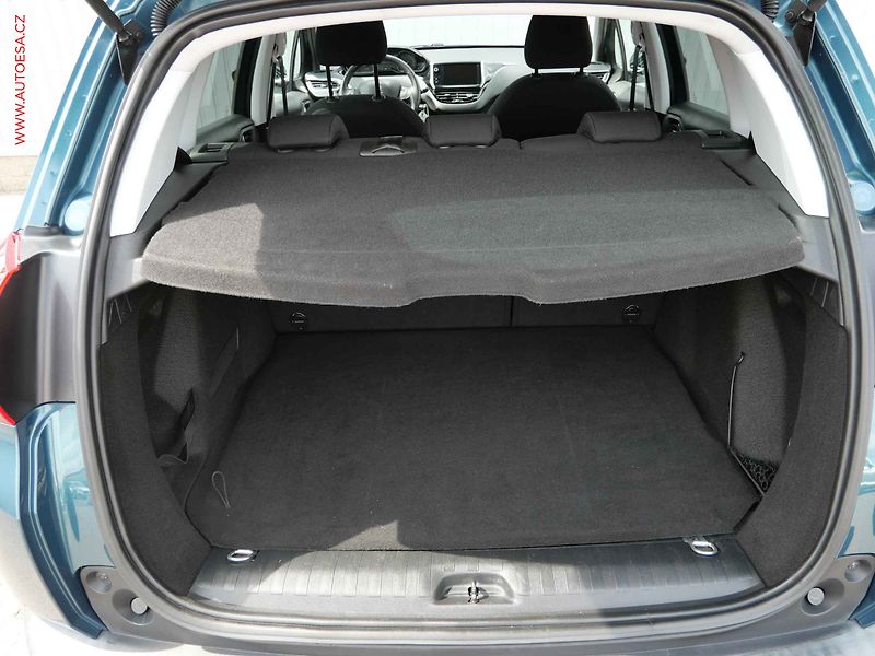 Peugeot 2008 (2019) 1.2 PT, 1.maj,ČR, Active - fotka 7 z 22