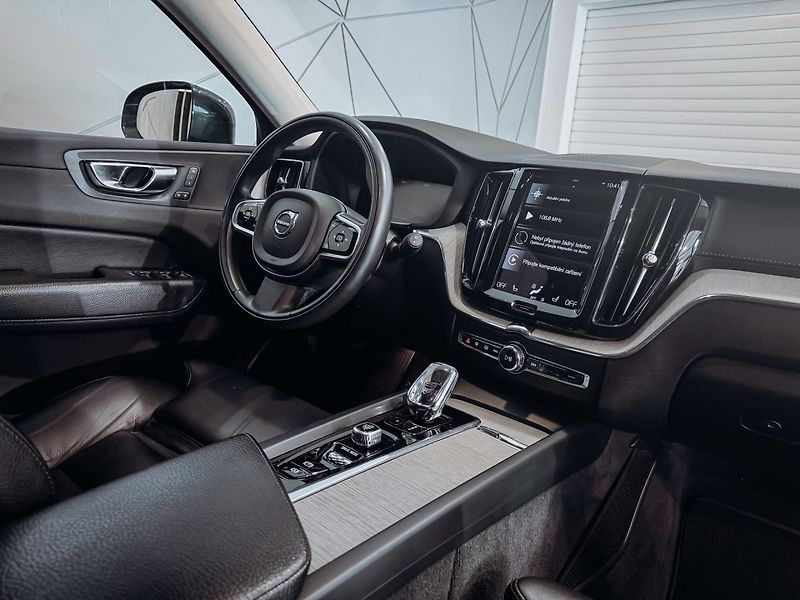 Volvo XC60 T8 AWD Inscription - fotka 16 z 22
