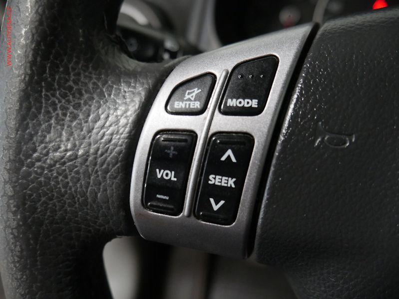 Suzuki SX4 (2006) 1.9 D, AC, výhřev sed - fotka 18 z 20