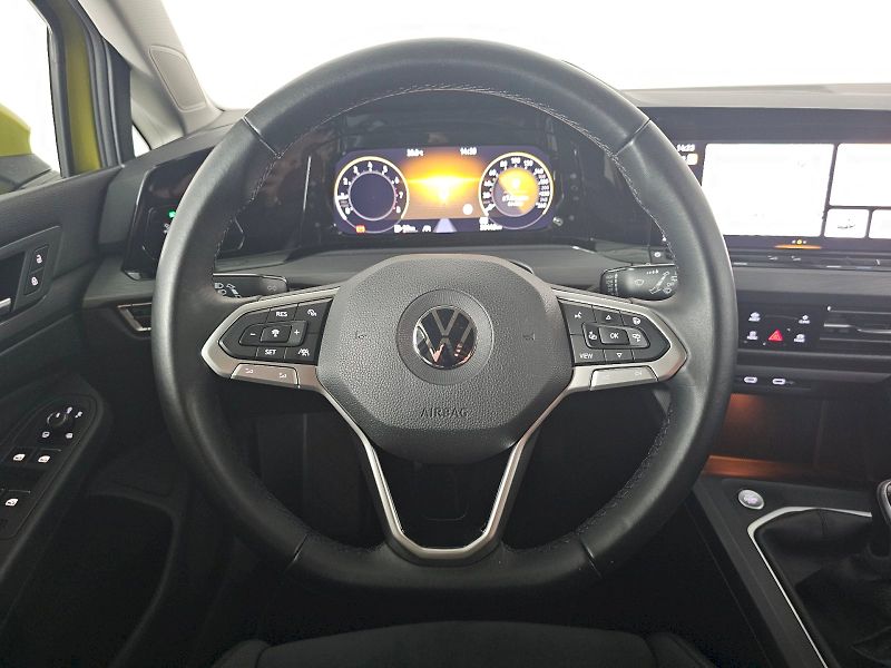 Volkswagen Golf (2021) 1,5 TSI EVO 150K STYLE - fotka 8 z 39