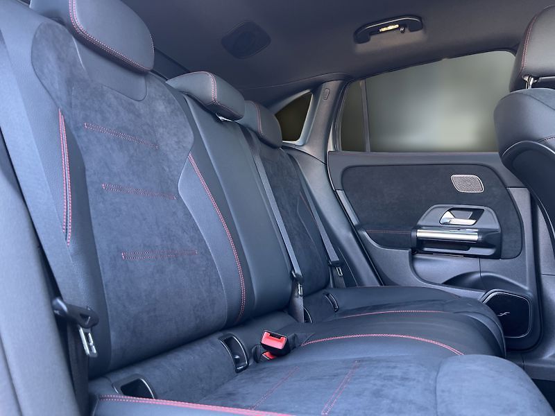 Mercedes-Benz GLA 200 d 4MATIC AMG Style Edition - fotka 17 z 18