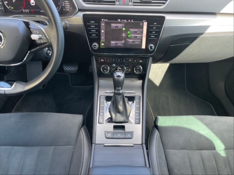 Škoda Superb 2,0 TDI 110 Style AT - fotka 10 z 11