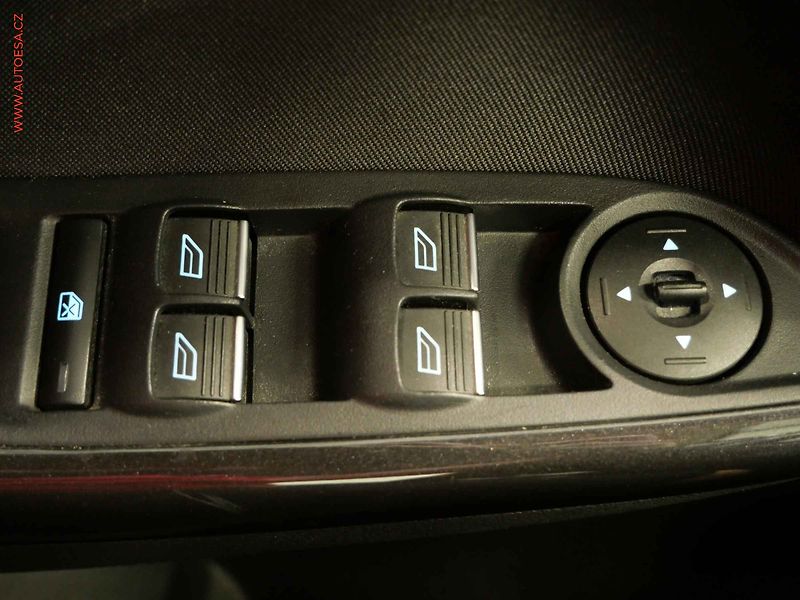 Ford Focus (2016) 1.5TDCi, 2.maj,ČR, Klima - fotka 14 z 21