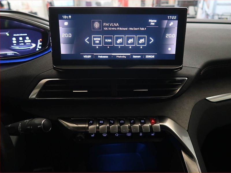 Peugeot 3008 (2022) GT 1.2 PureTech - fotka 12 z 18