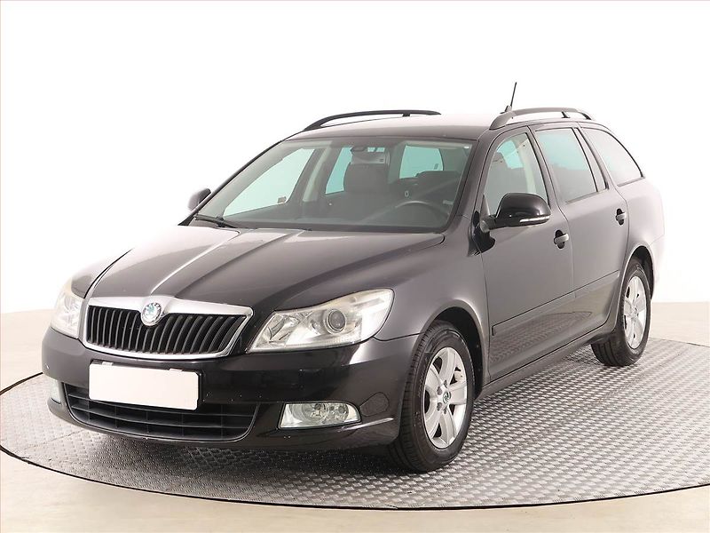 Škoda Octavia (2011) 1.6 TDI, Navi, Tempomat - fotka 2 z 17