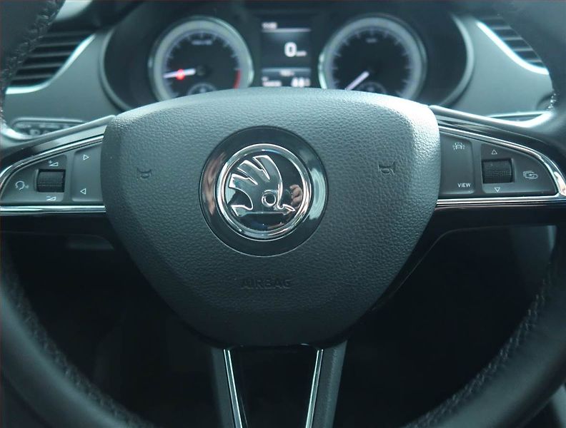 Škoda Octavia (2018) Style 1.6 TDI, Tempomat - fotka 16 z 18