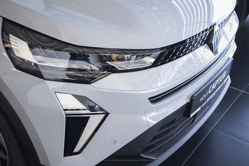 Renault Captur (2026) Techno mildhybrid 140 EDC - fotka 41 z 43