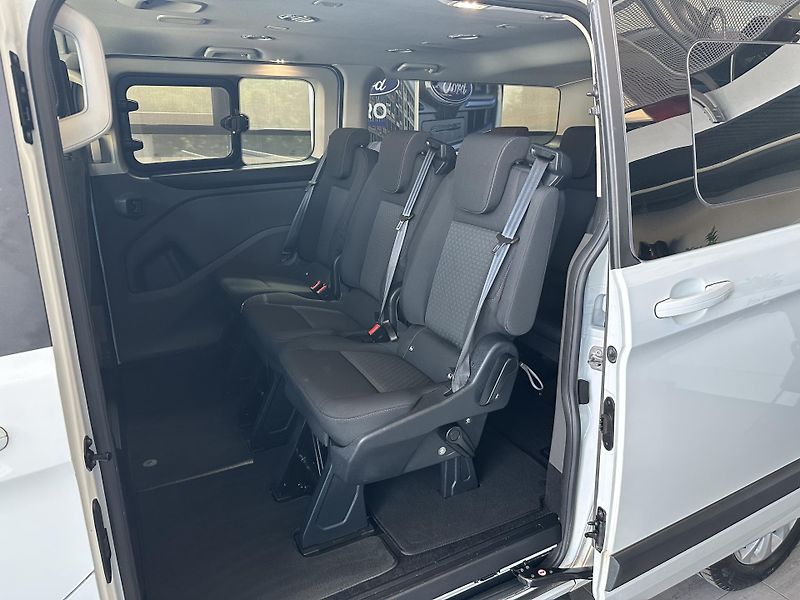 Ford Tourneo Custom Trend 320 L2 2.0 EB 130k  - fotka 10 z 28