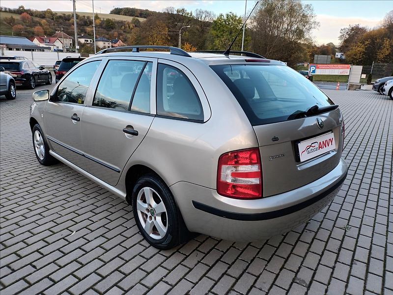Škoda Fabia 1,4 16V,55KW,ČR,KLIMA,TEMPOMAT - fotka 7 z 35