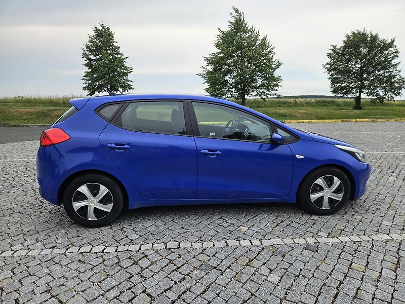 Kia Ceed (2015) 1.4crdi 66kw, MOŽNÉ SPLÁTKY  - fotka 6 z 24
