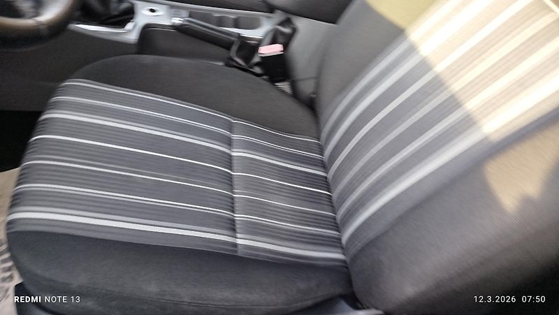 Ford Focus (2009) 2.0 16v  - fotka 8 z 13