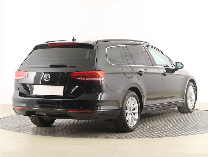 Volkswagen Passat (2015) 2.0 TDI, Navi, Tempomat - fotka 5 z 22