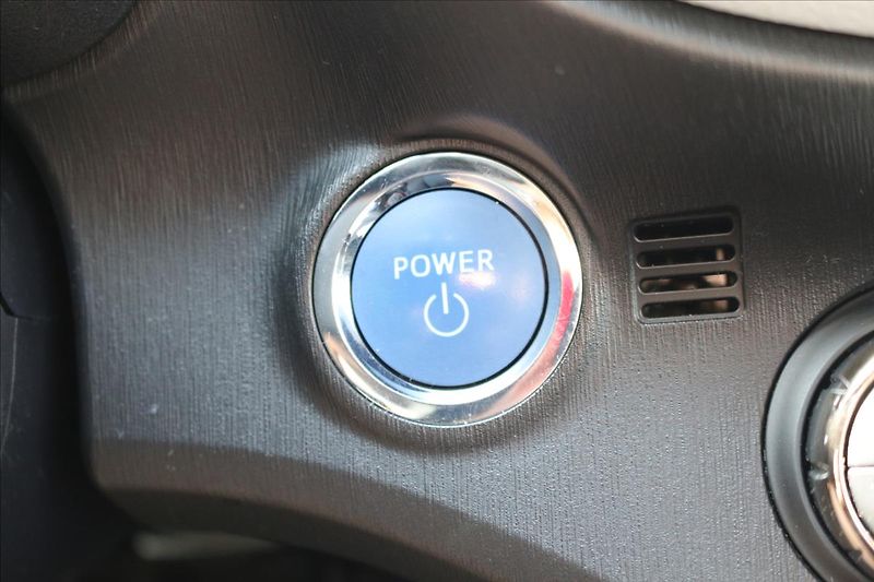Toyota Yaris 1,5 Hybrid, Automat - fotka 21 z 40
