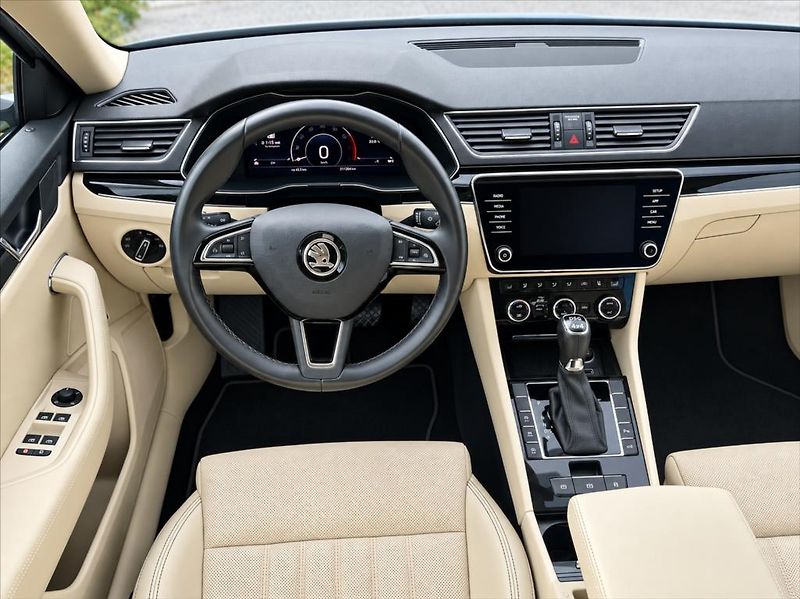 Škoda Superb 2,0 TSi L&K 4x4 DSG 272PS LED - fotka 20 z 26