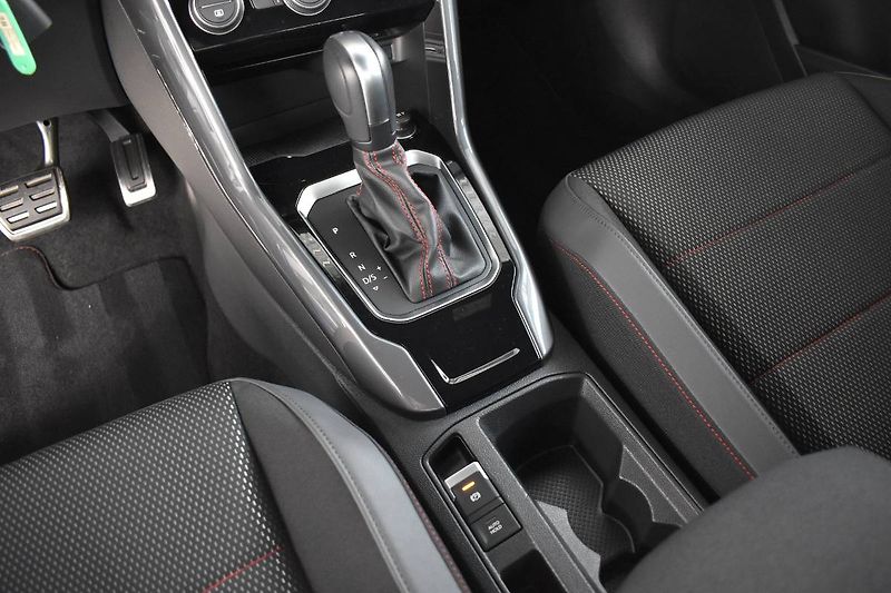 Volkswagen T-Roc (2022) Sport 1.5TSI 110kW DSG,tažné - fotka 24 z 25