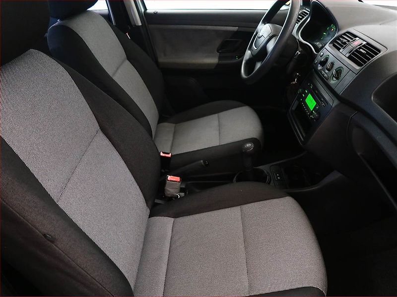 Škoda Fabia (2010) 1.2, jezdí výborně - fotka 9 z 13