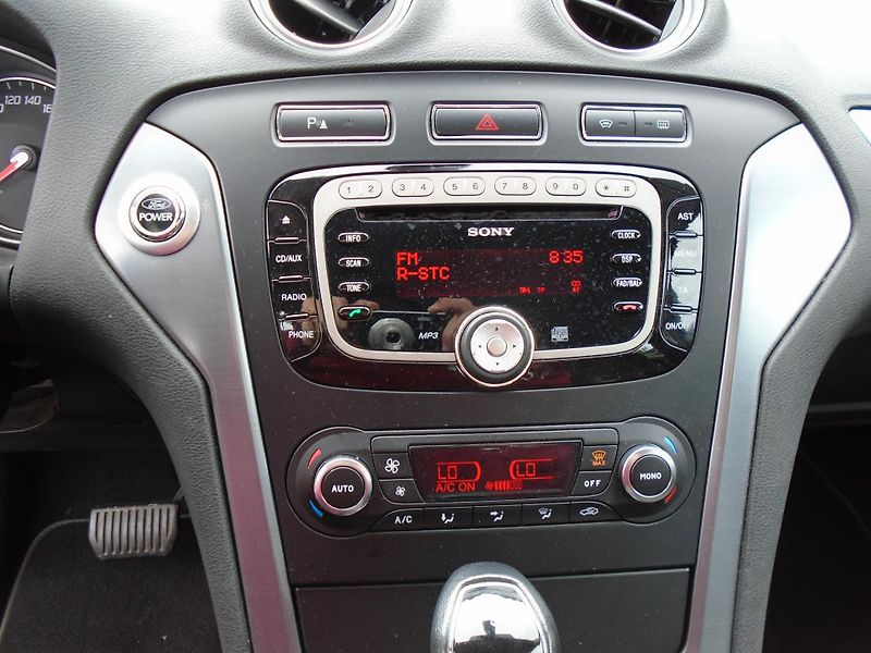 Ford Mondeo 2.0Tdci 103kW Titanium Aut - fotka 19 z 27