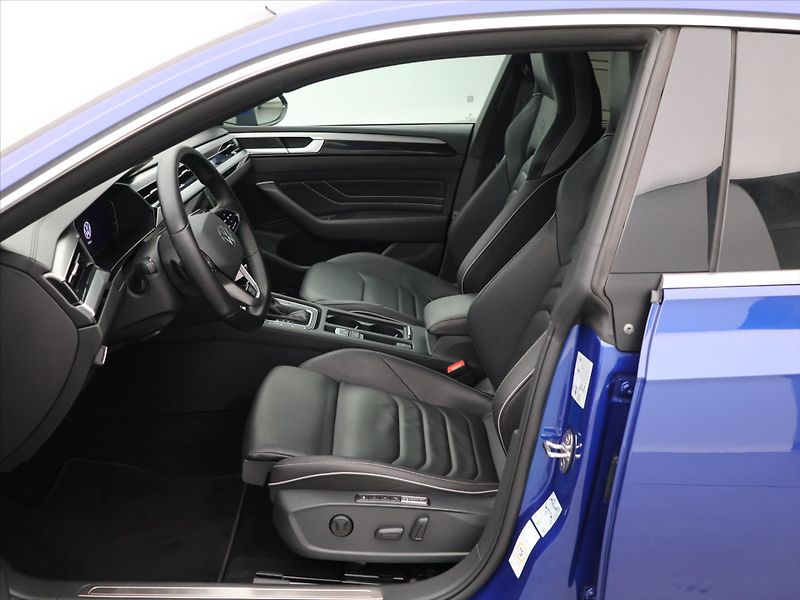 Volkswagen Arteon 2,0 TSI 206kW 4Motion DSG R-Li - fotka 10 z 32