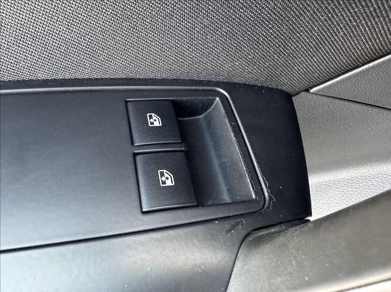 Opel Insignia 1,6 i 85kW tažné KLIMA ALU - fotka 24 z 50