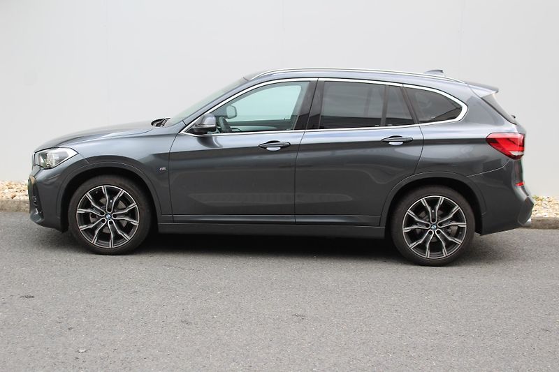 BMW X1 xDrive18d, Mpaket - fotka 9 z 22