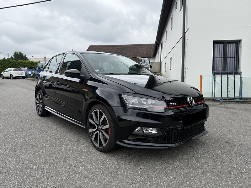 Volkswagen Polo V 1.8 GTI 141 kW - fotka 1 z 21