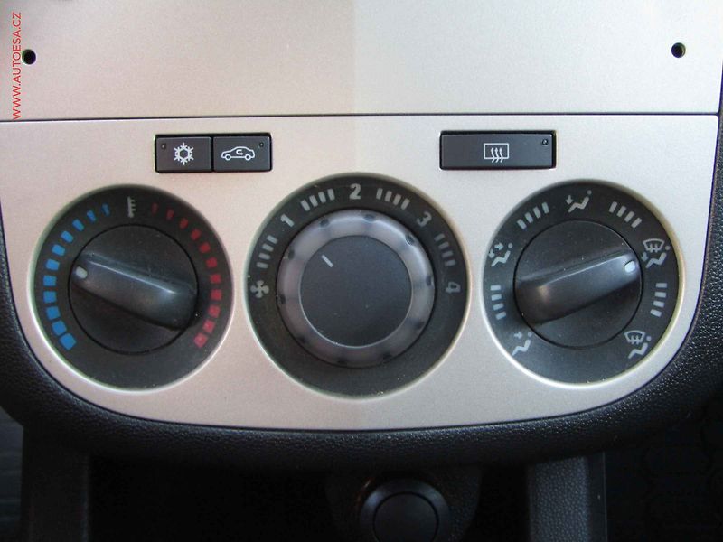 Opel Corsa (2007) 1.2 T, ČR - fotka 13 z 16