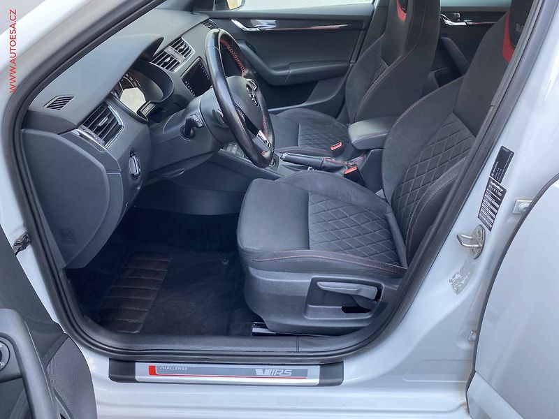 Škoda Octavia (2017) 2.0 TDi, RS, LED, navi, +kola - fotka 9 z 19