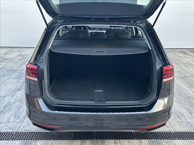Volkswagen Passat 1,5 TSI 150PS  Business DSG - fotka 39 z 53