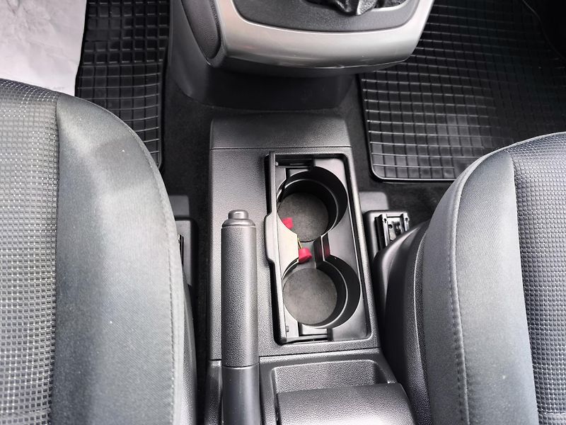 Mazda 5 (2009) 1.8  7MÍST,DOLOŽENÉ KM,SERVIS - fotka 28 z 35