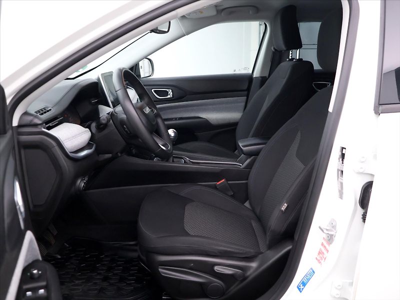 Jeep Compass 1,3 MultiAir 96kW Night Eagle - fotka 11 z 40