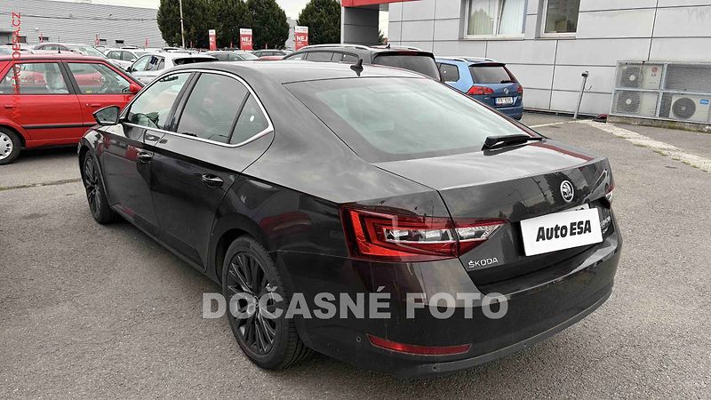Škoda Superb (2017) 2.0TDi 4x4, ČR, DSG, navi - fotka 2 z 3