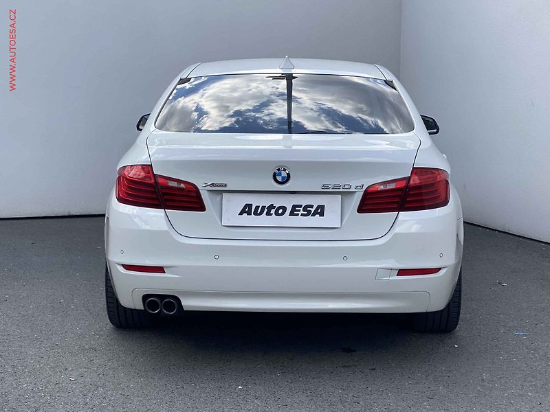 BMW Řada 5 (2013) 2.0d xDrive, ČR, AT, LED - fotka 5 z 19