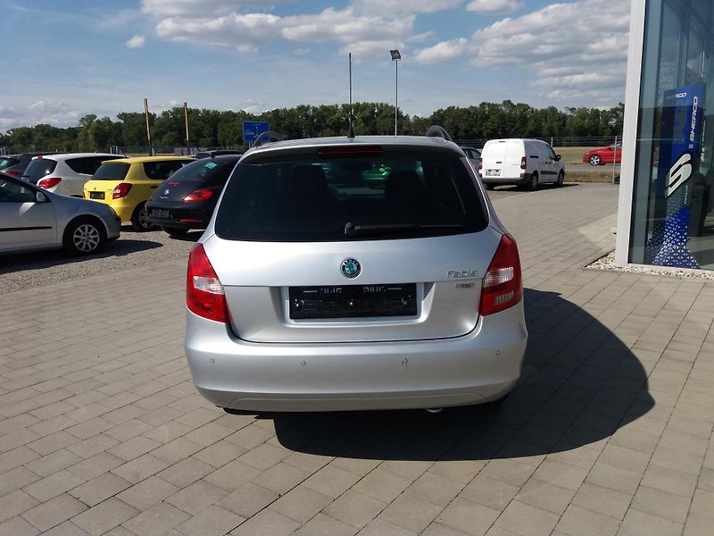 Škoda Fabia 1.2TSi,DIG.KLIMA,VÝHŘEV.SEDAD! - fotka 4 z 29