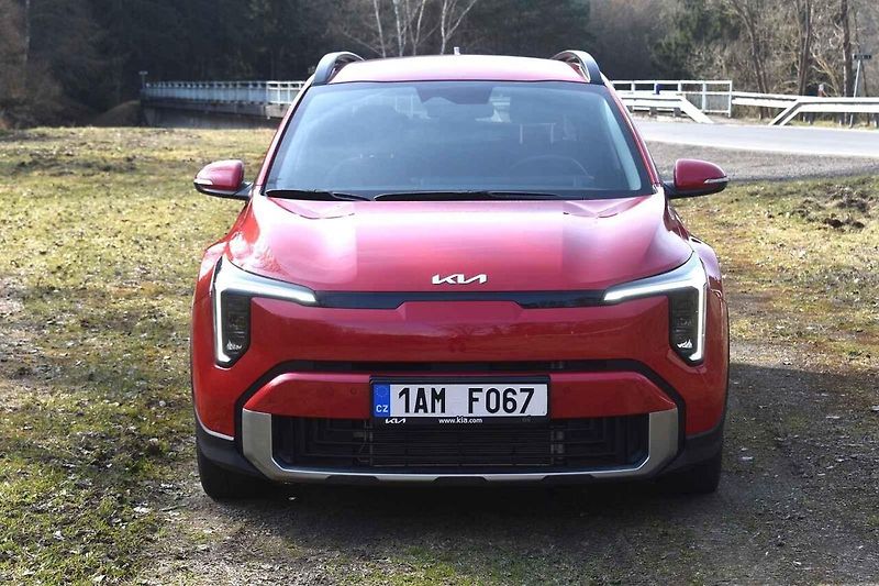 Kia Stonic je dostupné a dobře jezdící malé rodinné auto.