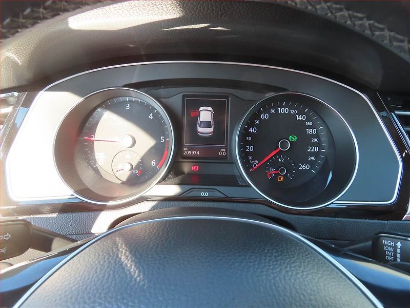 Volkswagen Passat (2017) 2.0 TDI, Automat, Navi - fotka 11 z 22