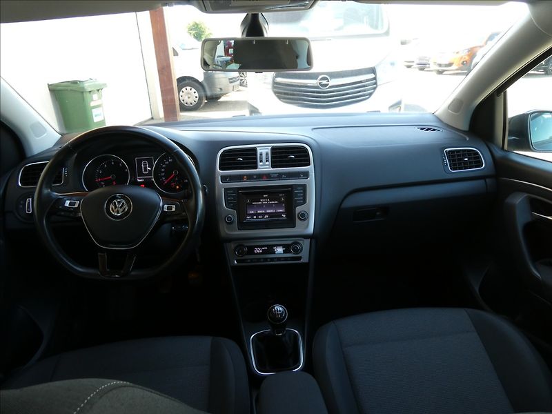 Volkswagen Polo 1,2 TSi 66kW HIGHLINE,serviska - fotka 28 z 39